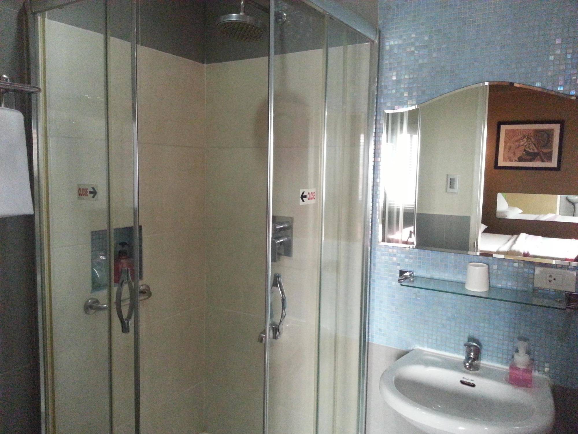 Mariposa Budget Hotel - Taytay Taytay  Bagian luar foto